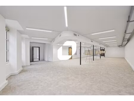 location bureaux 419 m² à 840 m²