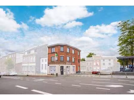 immeuble mixte 2 rez commerciaux et 4 appartements