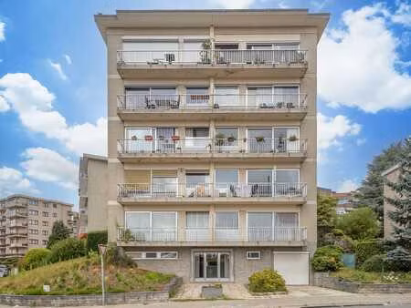 appartement spacieux avec 3 chambres et garage à dilbeek