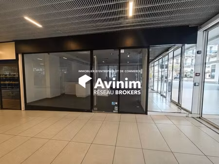 location commerce cannes 06400 43m²