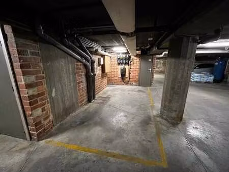 emplacement intérieur à louer - quai godefroid kurth  liège