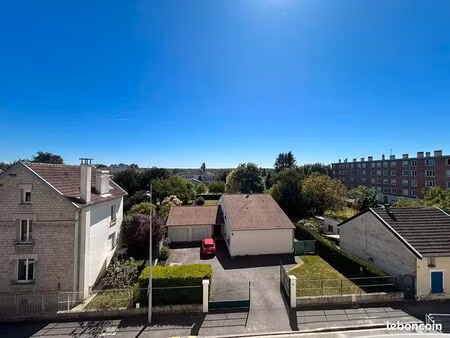 appartement 3 pièces 84 m²