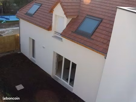 apt f2- 54 m° - mansardé - 300 m hôpital - st andré - 510