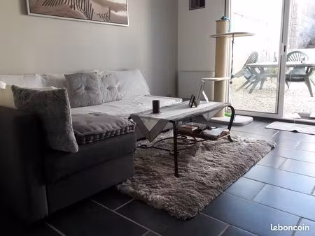 a louer maison 75 m2 - centre montendre