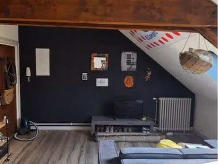 à louer – charmant appartement t2 avec mezzanine – centre-ville d’aurillac