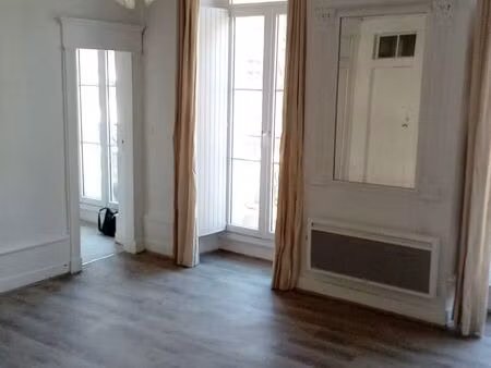 luchon a louer à l année t2 appartement 64 m² avec parking