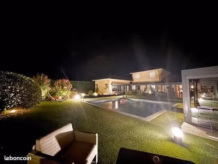 villa 9 pièces 288 m²