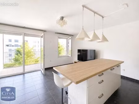 appartement 4 pièces 84 m²