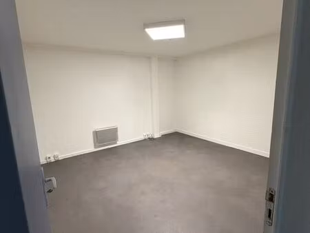 bureau 16 m carré à louer