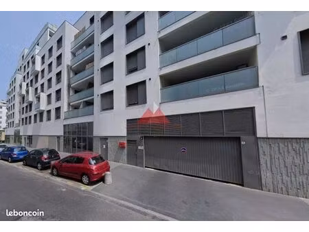 parking/box 1 pièce 15 m²