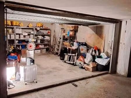 garage spacieux rue brandis
