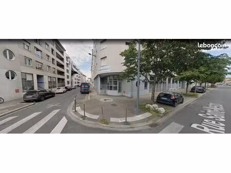 place de parking sécurisée lyon 8
