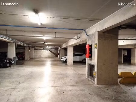 place de parking en sous sol sécurisé