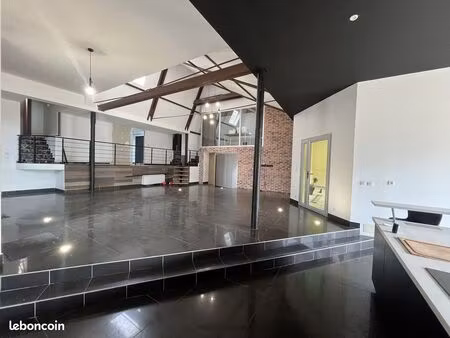maison 6 pièces 337 m²