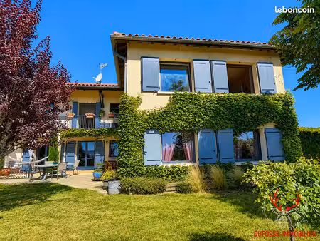 propriété 6 pièces 250 m²