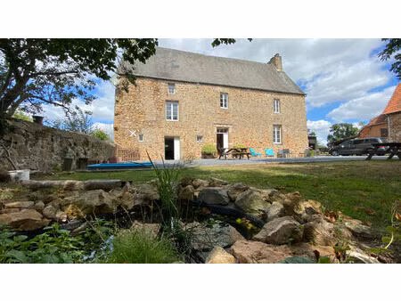 maison en pierre saint jean de daye 15 pièce(s) ecurie 3.35 hectares