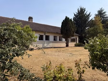 à 10 min d'auxerre - maison familiale de 158 m² dans un bourg avec commerces