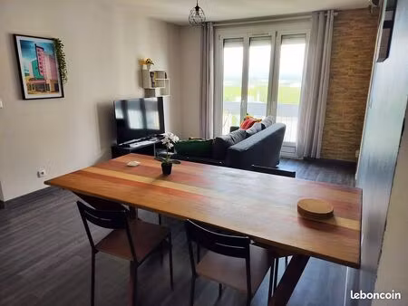 t4 rénové 77 m² avec balcon – saint-priest (69800)