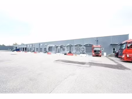 local d'activité 1 247 m²