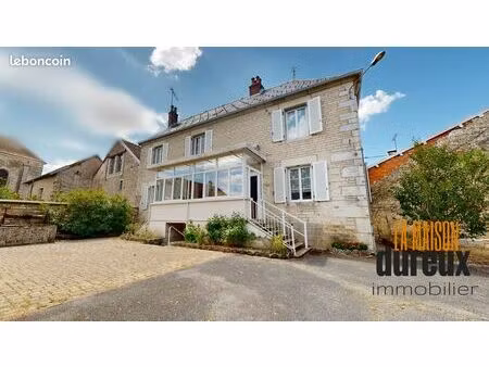 propriété 6 pièces 179 m²