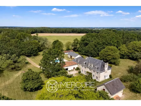 vente maison 16 pièces 439 m² gençay (86160)