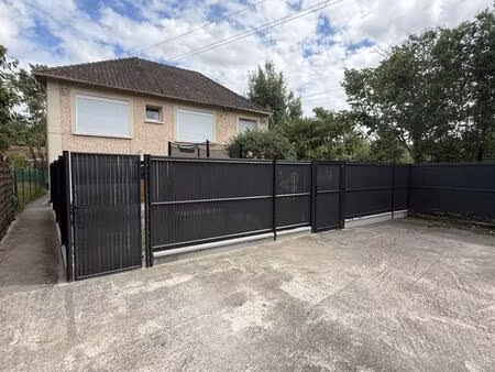 f2 - 47m ²