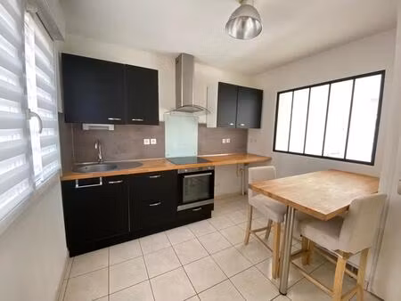 résidence sécurisée  maison 3 chambres avec garage et jardin