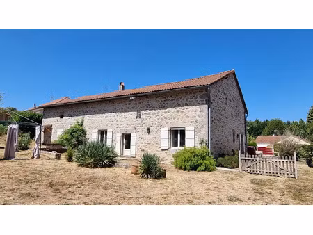 vente maison 4 pièces 77 m² à piégut-pluviers (24360)  159 500 €
