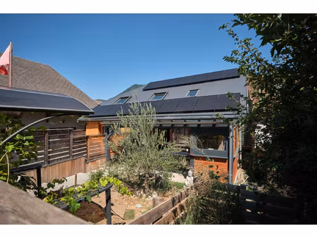 maison sur les hauteurs de faverges