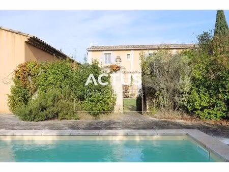 propriété avec piscine et dépendances à eygalières