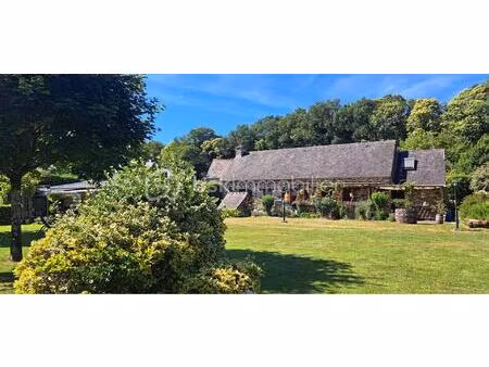 maison en pierre de 100 m² à landeleau
