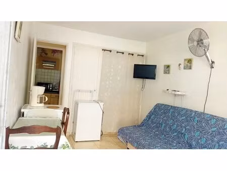 studio climatisé à 250 mètres de la mer