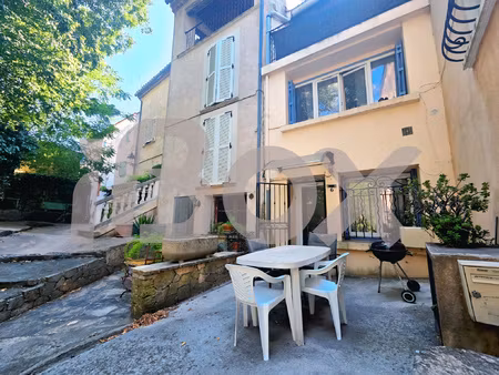 à vendre appartement/maison de ville avec extérieur belgent