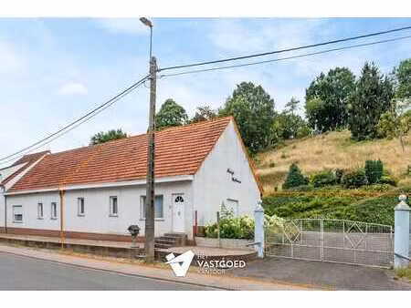 te renoveren knusse woning met in te richten zolder en tuin