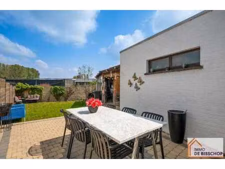 gezellige woning met 3 slaapkamers en zongerichte tuin