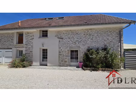 maison rénovée en pierre pelousey