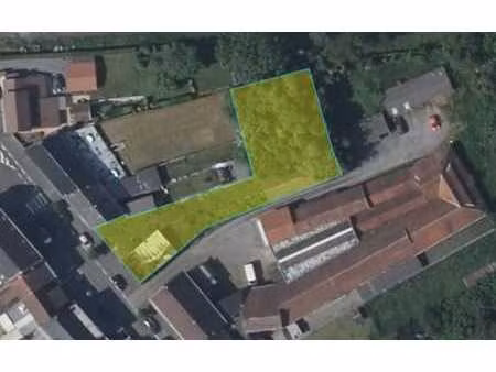 terrain avec entrepôt