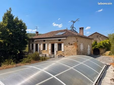 bien rare à figeac – maison en pierre avec 4 000 m² de terrain  piscine et grange