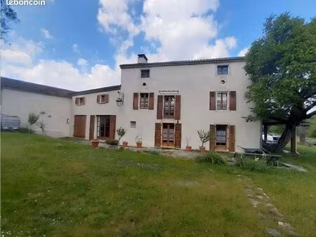 maison quercynoise de caractère 256 m² – terrain de 2 23 ha