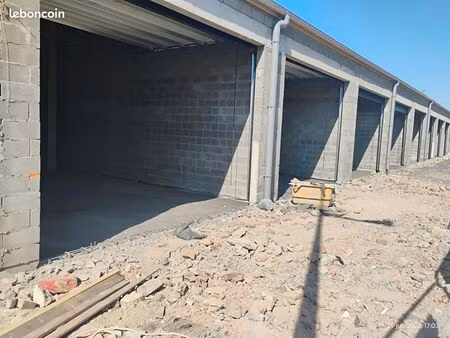 parking/box 1 pièce 45 m²