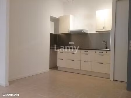 studio 1 pièce 20 m²