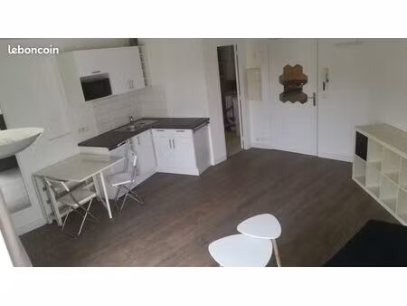 location appartement studio 27m²
