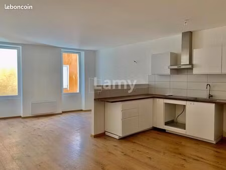 appartement 75 m² trets