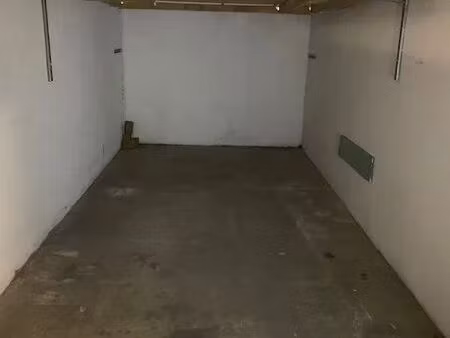 parking/box 15 m² la grande-motte