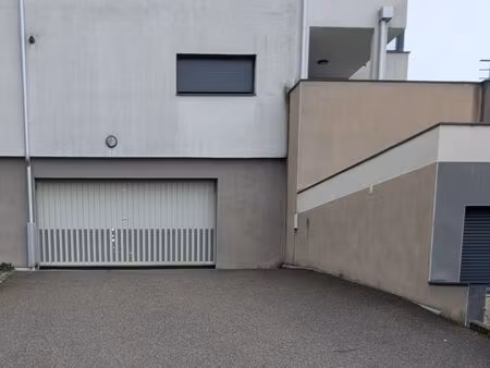 rare garage box  16 m²  corenc village