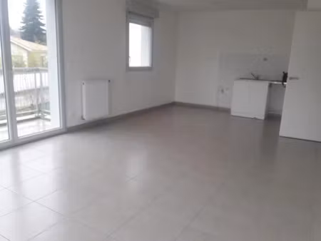 location appartement 3 pièces 66 m² à blanquefort (33290)  784 €