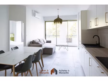 location meublée appartement 3 pièces 64 m² à marseille 1er (13001)  1 400 €