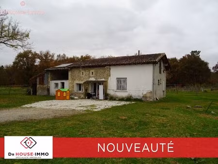maison en pierre 270 m² sur 2 hectares et demi de terrain
