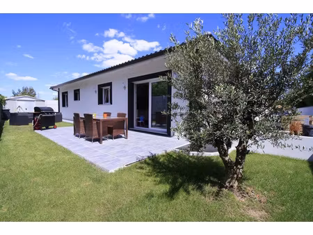 maison en parfait état léognan (meublée)