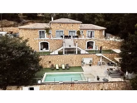 vente maison 6 pièces 189 m² le cannet-des-maures (83340)